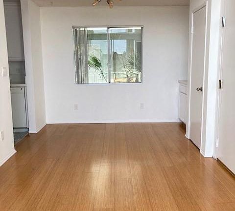 5th image of 4470 S Centinela Ave #U9