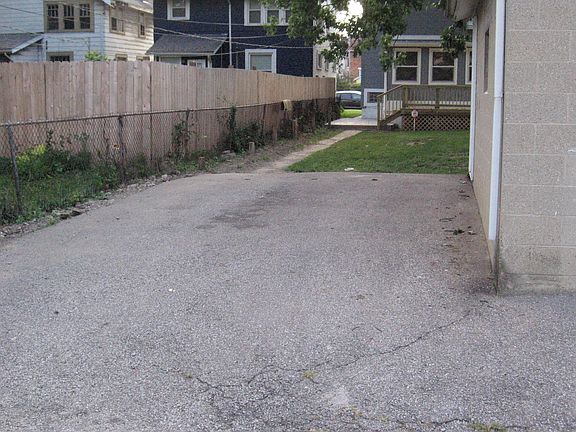 4th image of 420 Eldridge Ave