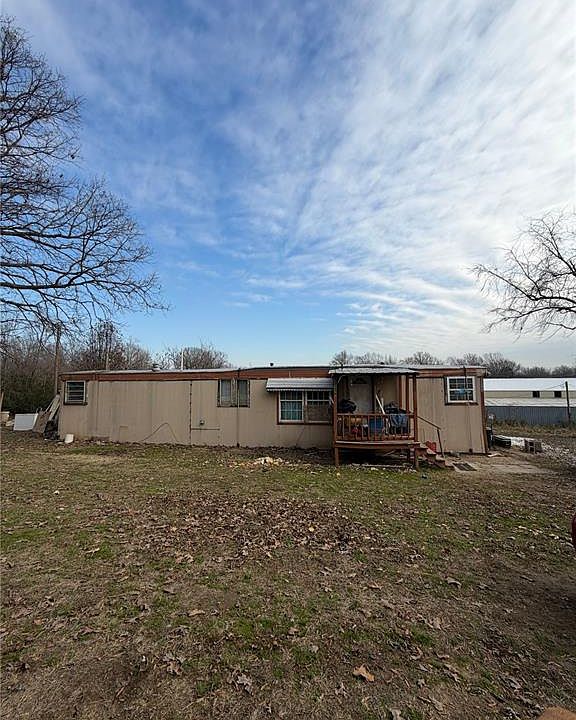 2nd image of 2057 Cravens Ln