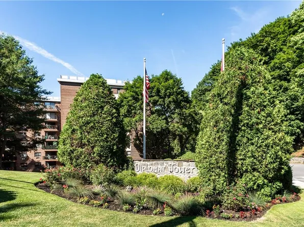 200 Diplomat Drive #4N, Mount Kisco, NY 10549