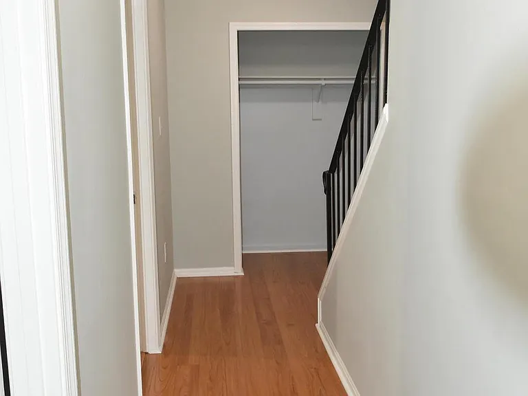 4557 King Edward Ct — Photo 18