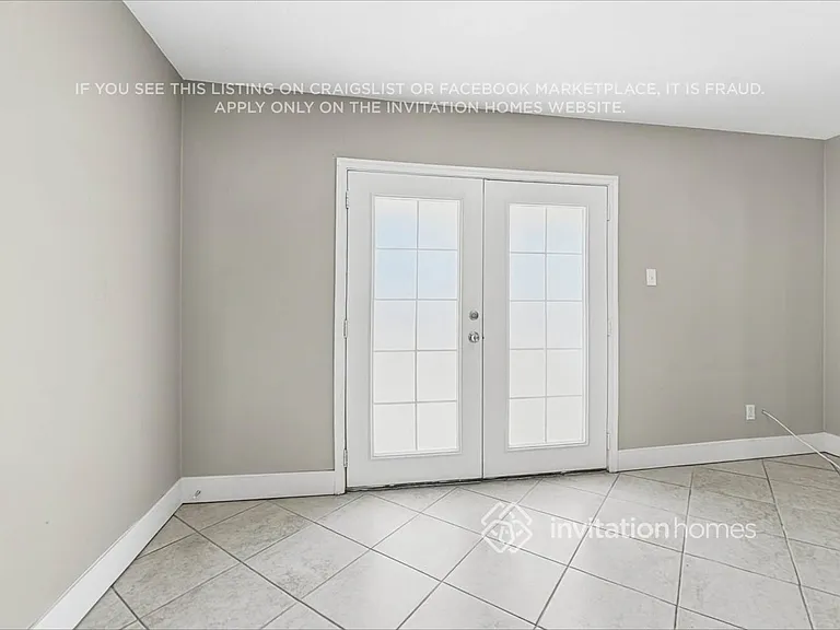 7005 N 76th Dr — Photo 7