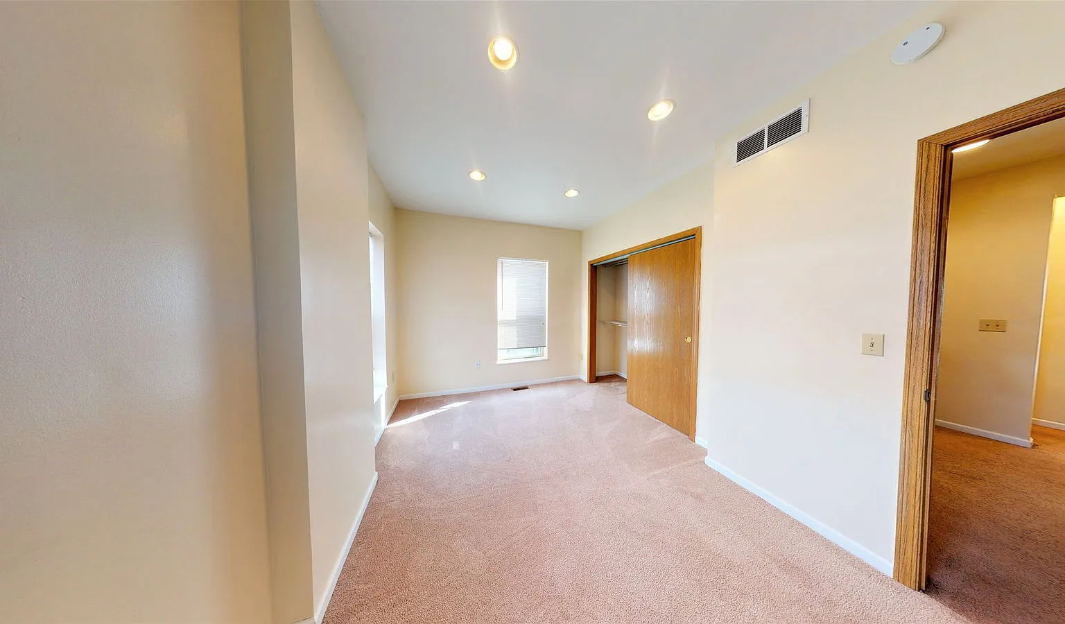 5 bed, 2.0 bath, $3,325 — Photo 4