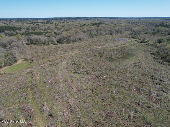 4th image of 1009 Chance Rd