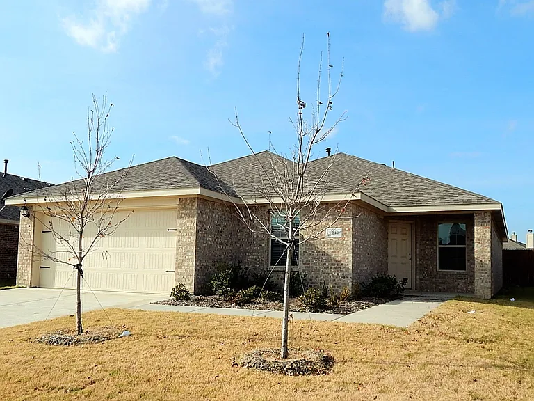 1217 River Oak Ln — Photo 1