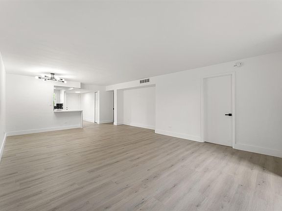 4th image of 441 NE 195th Street #302