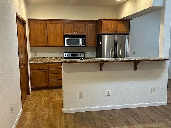 3rd image of 3126 Alameda St Unit 204