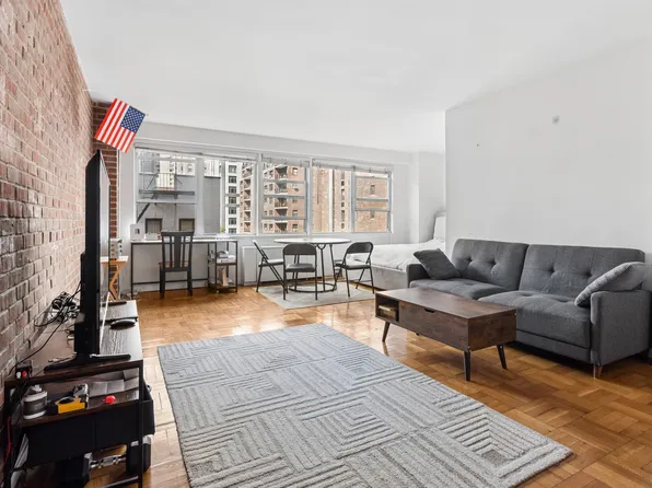 155 East 34th Street image 1 of 5