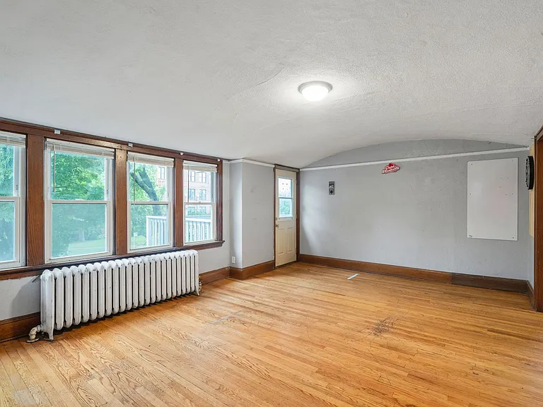 3372 N Downer Ave — Photo 13