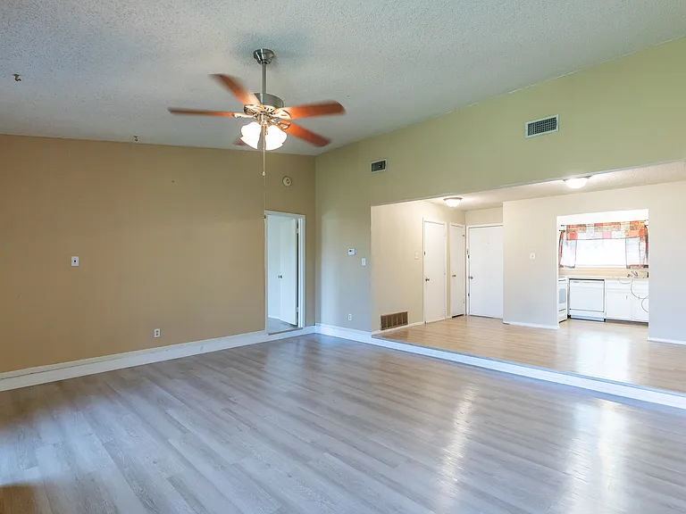 1733 Chucker Ct — Photo 5