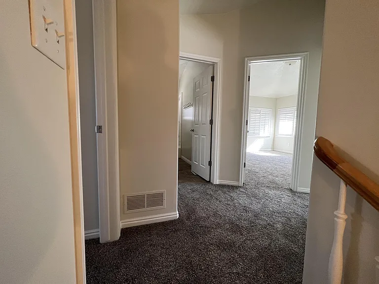 202 E White Spruce Cv — Photo 8