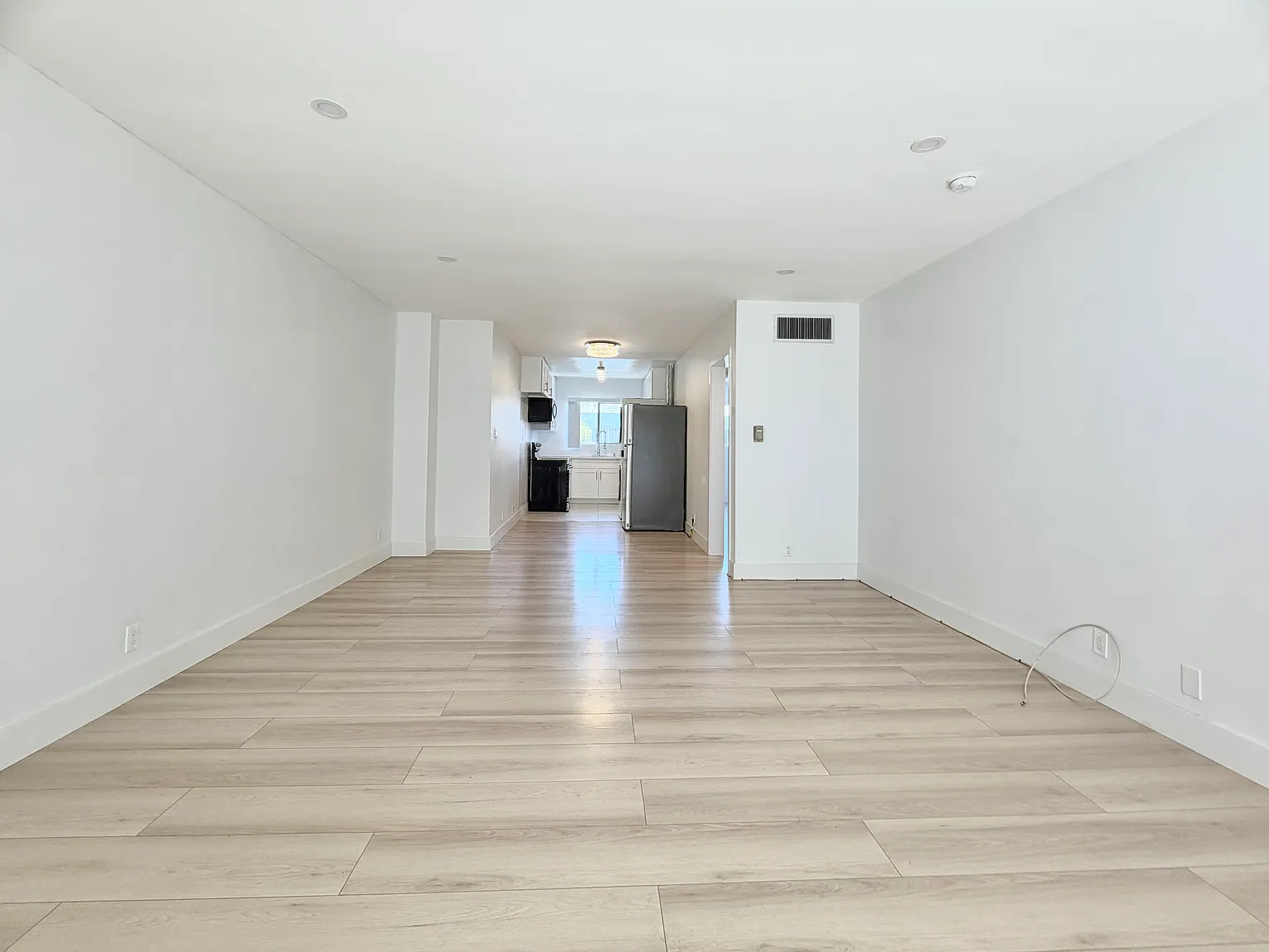 1 bed, 765 sqft, $2,150 — Photo 2