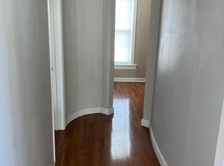 206 Ann St #2, Elgin, IL 60120