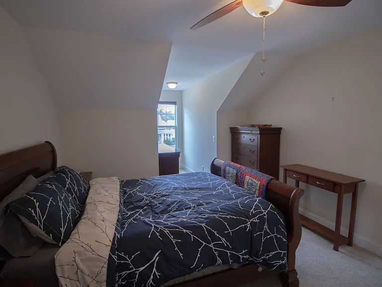4 Gresham Ln — Photo 36