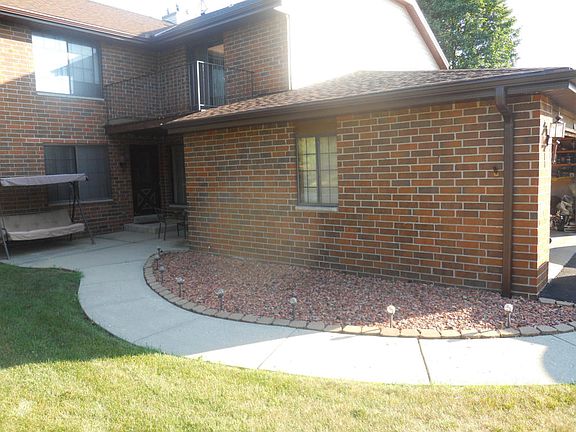 3rd image of 8133 S Forest Hills Cir #D