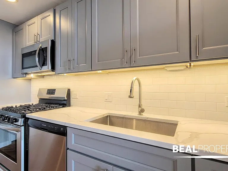 2320 N Damen Ave #2D — Photo 10
