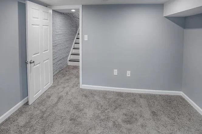 336 S Newkirk St — Photo 24