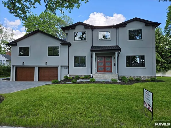 340 Ellen Pl, Paramus, NJ 07652