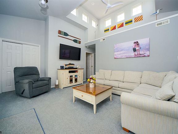 3rd image of 407 E Atlantic Ave #2