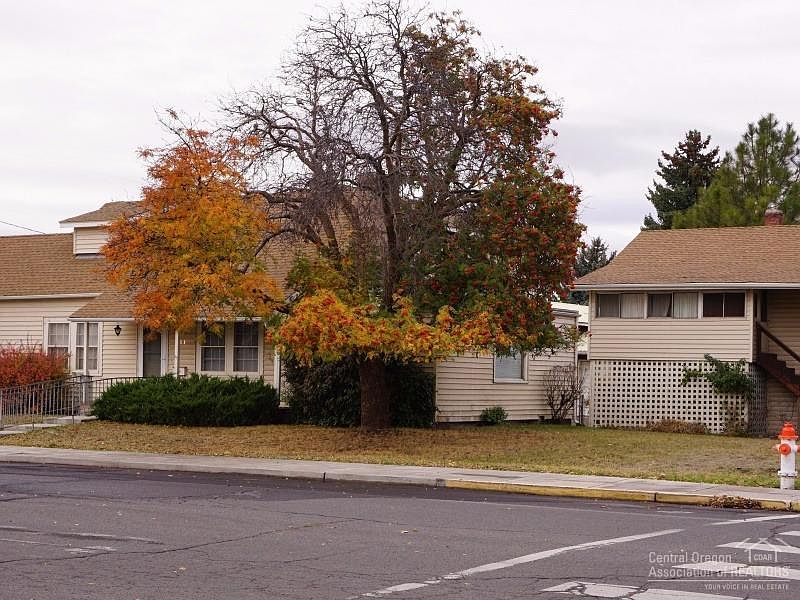 1st image of 191 NE Fairview St