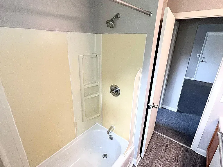 16 Bradford Dr #C — Photo 8