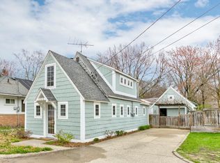 17318 Coles Park Rd, Spring Lake, MI 49456