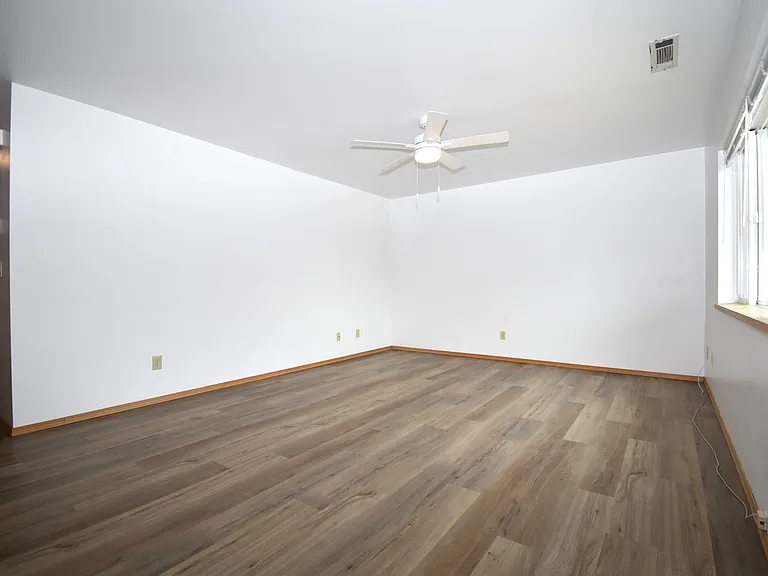 9 Michael Grove Ave — Photo 3