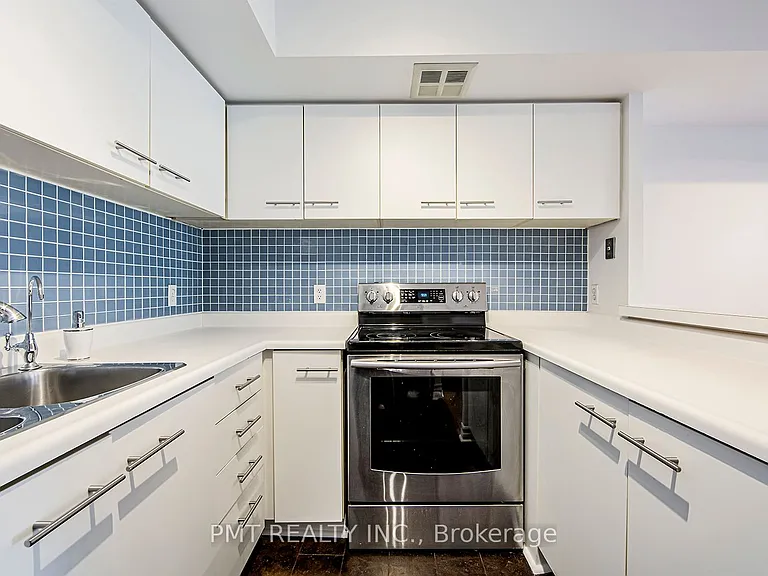 25 The Esplanade #2611 — Photo 4