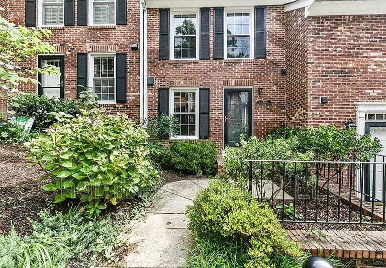 2534 S Walter Reed Dr #3 — Photo 1