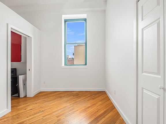 5th image of 105 Lexington Ave APT 3F