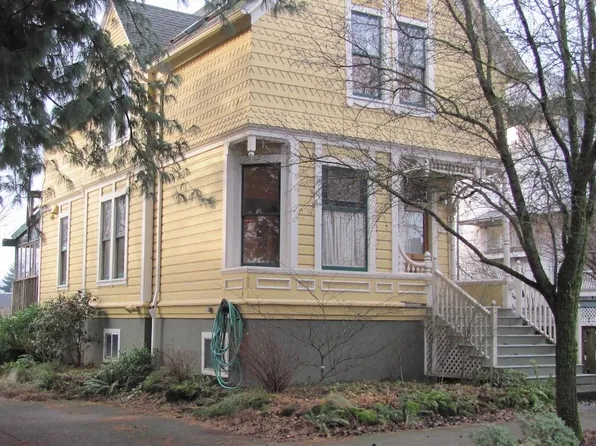 2020 SE Ash St, Portland, OR 97214