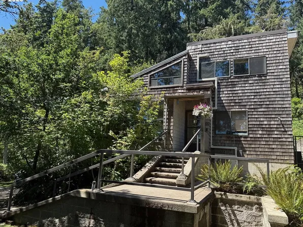 2420 Floral Hill Dr, Eugene, OR 97403