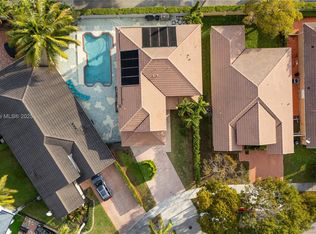 15422 SW 41st Ter, Miami, FL 33185