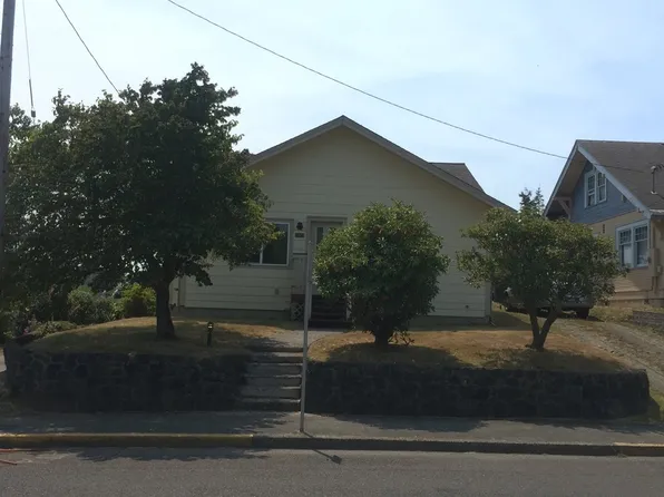 1027 Ingersoll Ave, Coos Bay, OR 97420