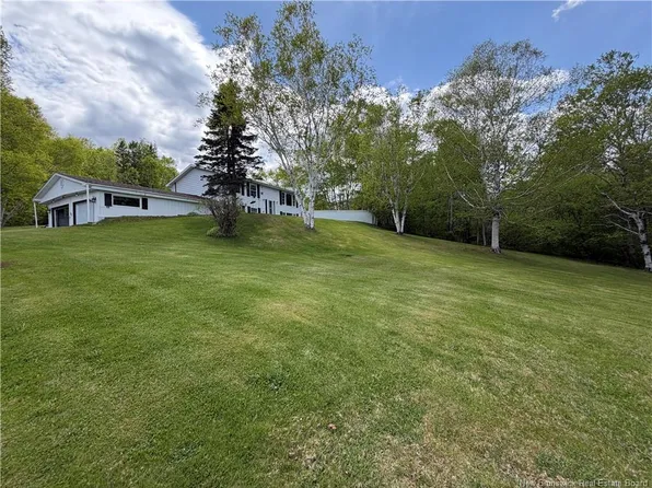 25 McNeish Rd, Dalhousie, NB E3N 6B8