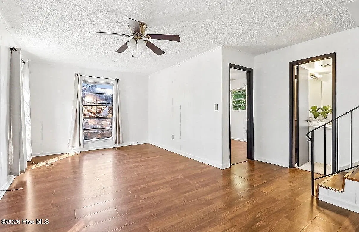 3 bed, 2.5 bath, 1632 sqft, $1,650 — Photo 4
