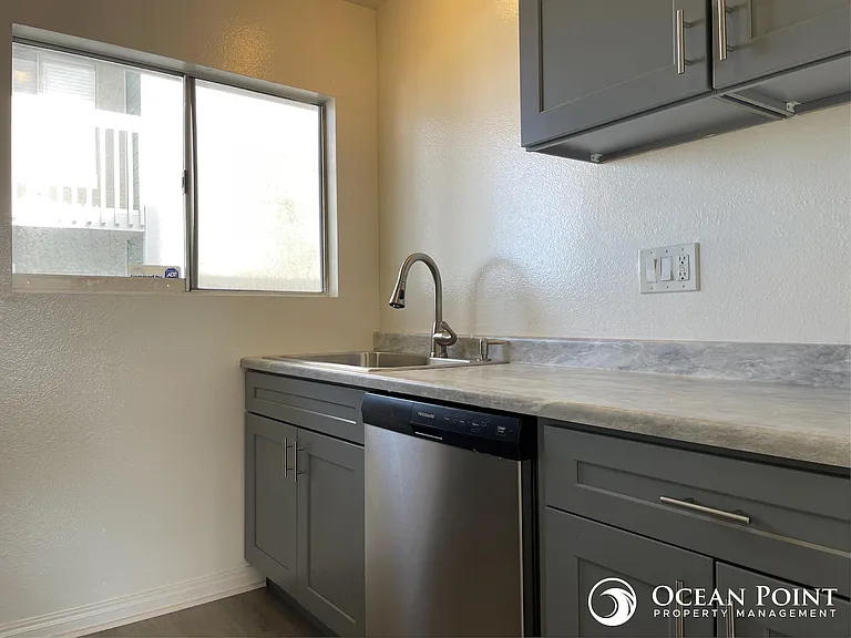 267 S Ventura Rd #287 — Photo 6