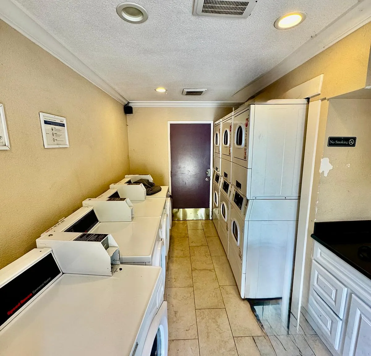 Spacious 2BR/1.5BA in Novato | Parking Included | Pet Friendly — Photo 3