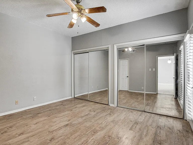 807 W 25th St #210 — Photo 17