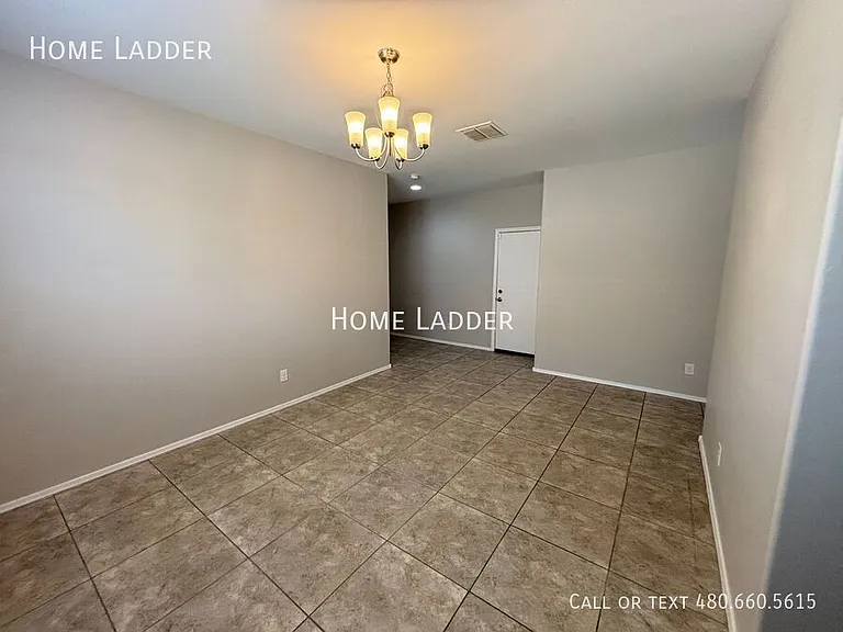 10453 E Cliffrose Ln — Photo 6