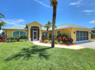 1085 Carnation Dr, Sebastian, FL 32958