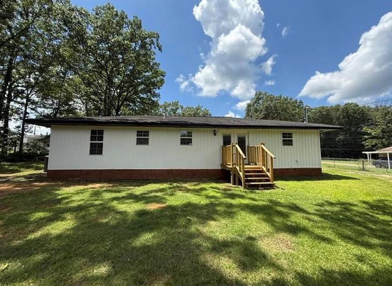 328 Old Airport Rd — Photo 2