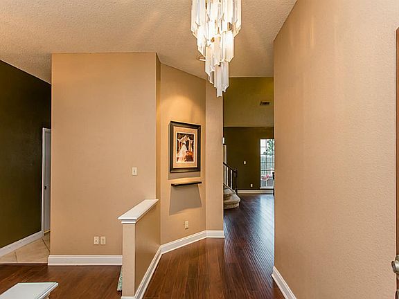 2nd image of 701 Wicklow Dr