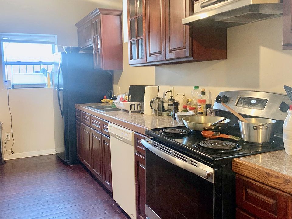 1st image of 2717 W Girard Ave