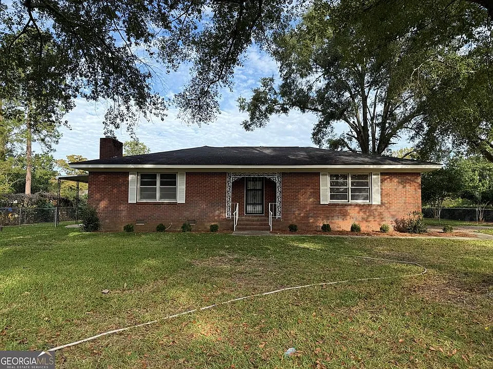 412 Roberson St