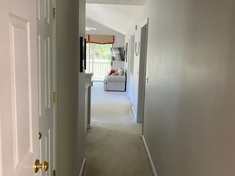 390 Pinehurst Ln #14E — Photo 2