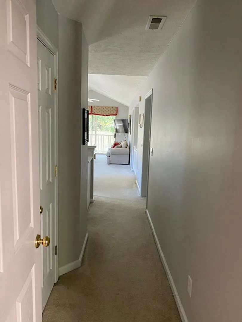 Building Photo - 390 Pinehurst Ln #14E