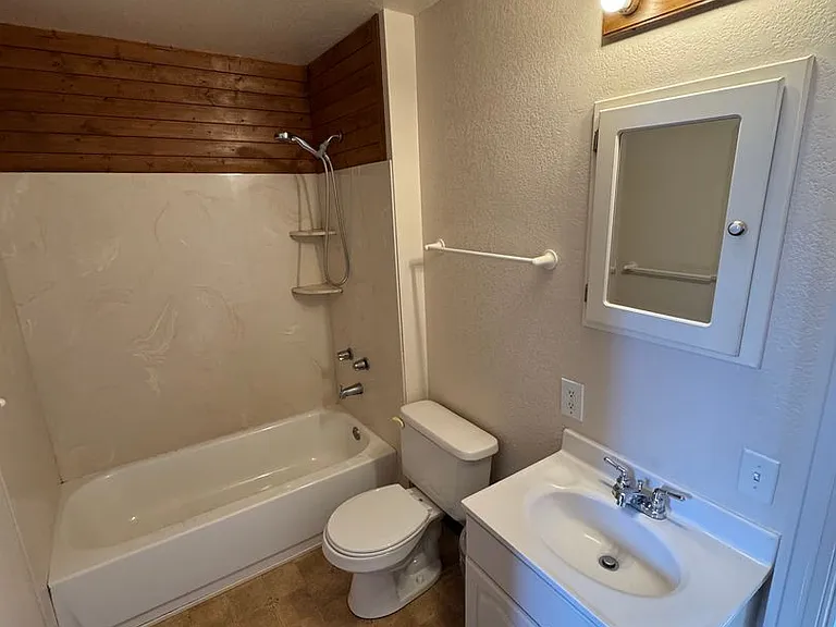 724 B St #1-4 — Photo 16