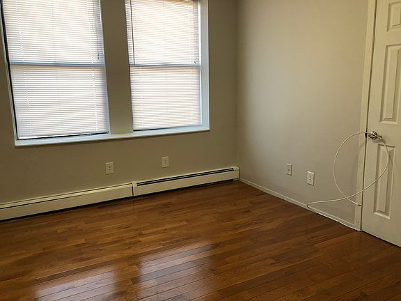 4th image of 205 Monticello Ave APT 9Q