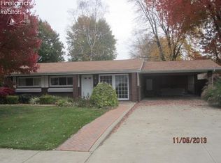 202 Forest Hills Dr, Huron, OH